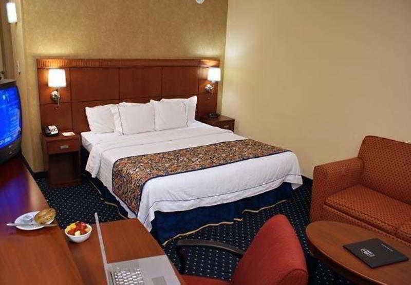 Готель Courtyard By Marriott Baton Rouge Acadian Centre/Lsu Area Екстер'єр фото